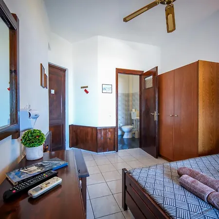 Hotel de apartamente Hagiati Chorefton