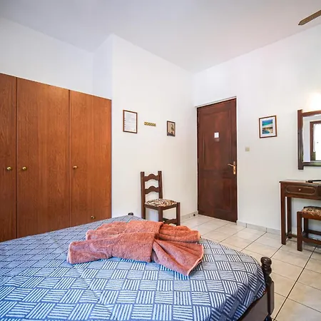 Hotel de apartamente Hagiati Chorefton